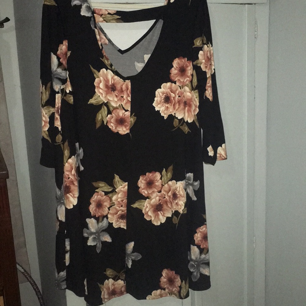 Floral tunic - Picture 3 of 3